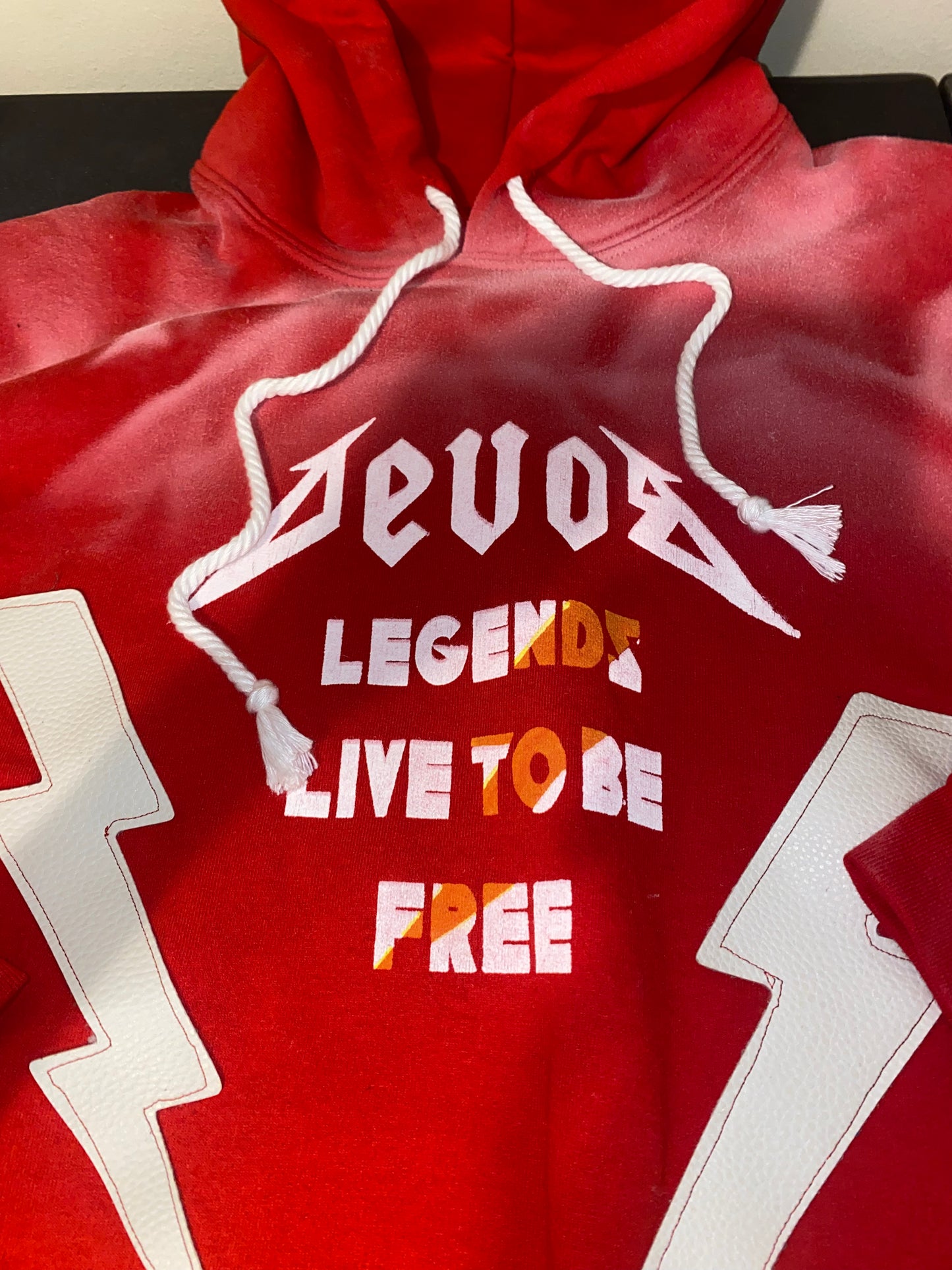LEGENDS LIVE TO BE FREE CHOPPED HOODIE