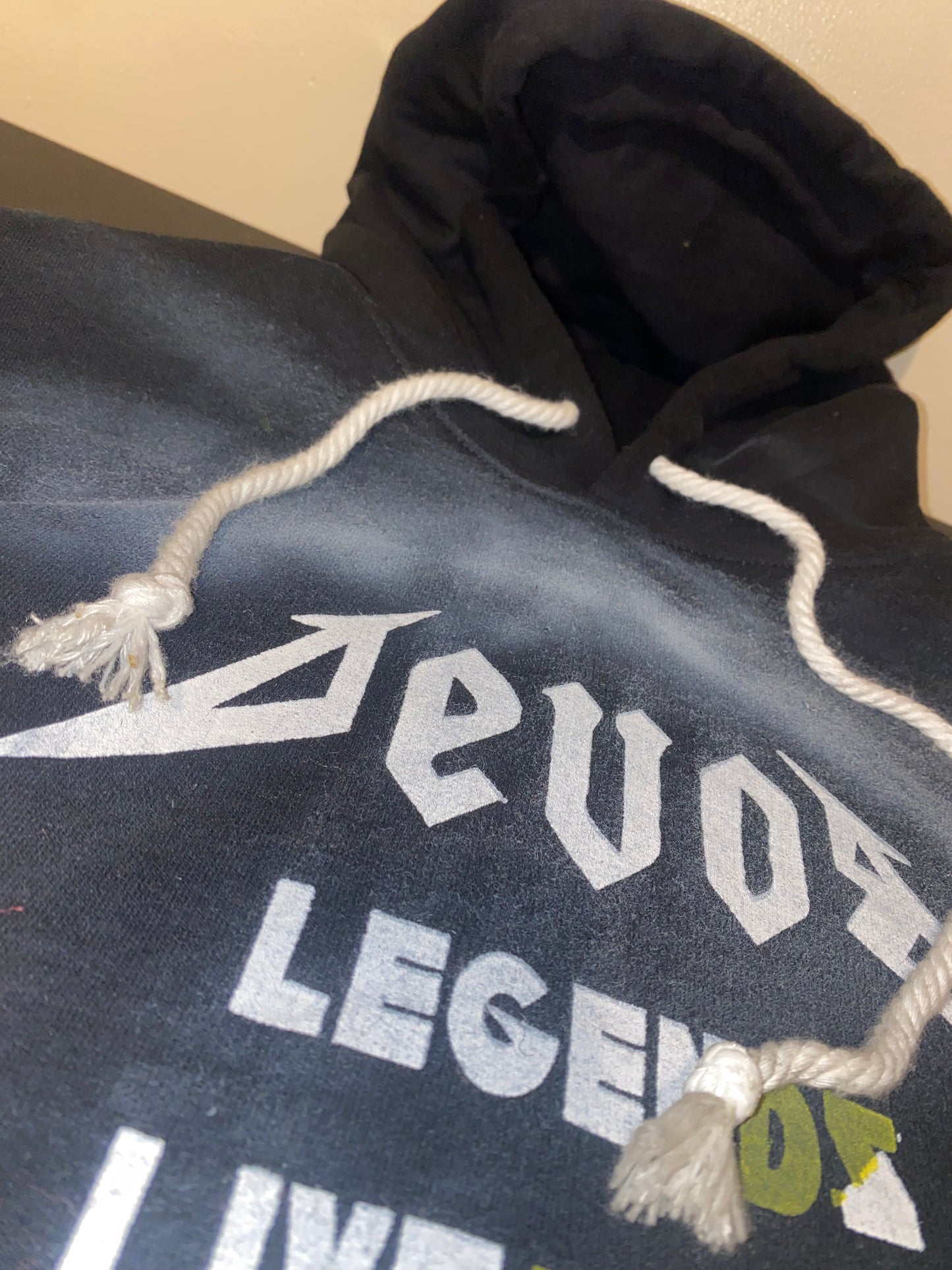 LEGENDS LIVE TO BE FREE CHOPPED HOODIE